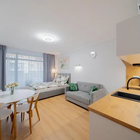 Flora - Z Aneksem I Klimatyzacja, Basen Netflix Appartement *