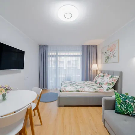 Flora - Z Aneksem I Klimatyzacja, Basen Netflix Appartement *